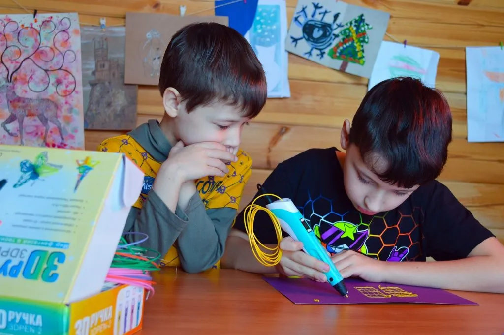 Promueva el desarrollo de su hijo más allá del aula