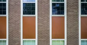 Edificio de arquitectura clásica con columnas