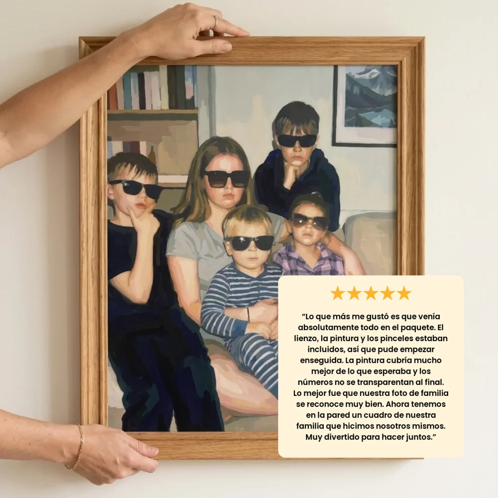 Cuadro por números personalizado de una familia con gafas de sol con una opinión de cliente