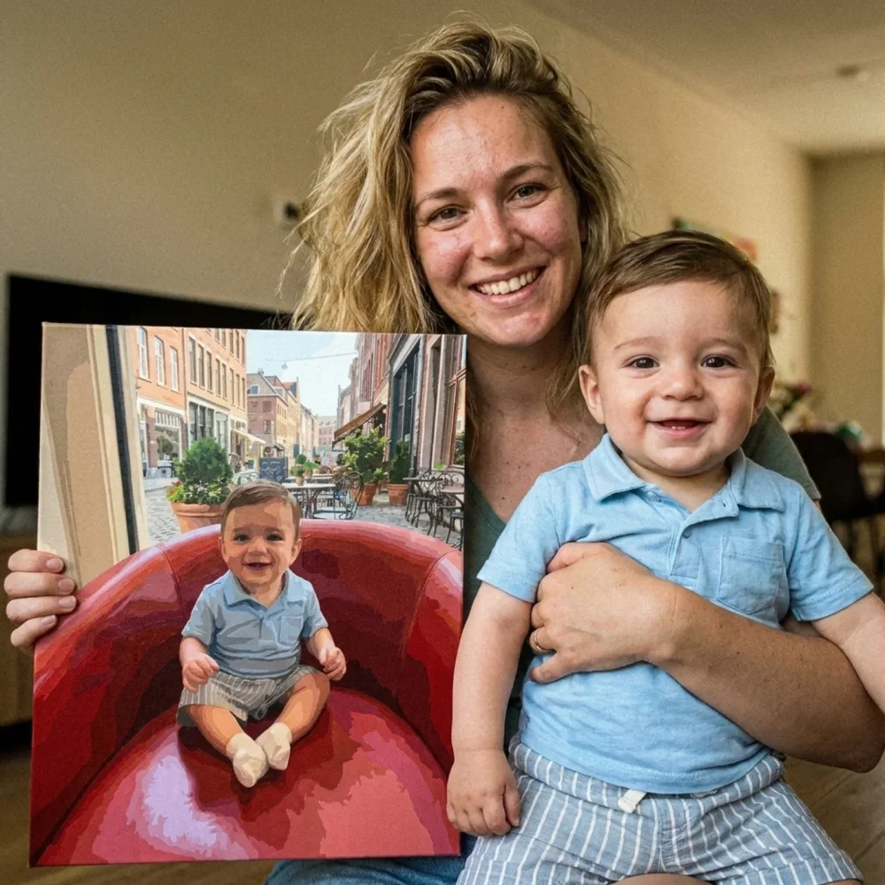 Madre con su bebé sosteniendo su cuadro por números personalizado