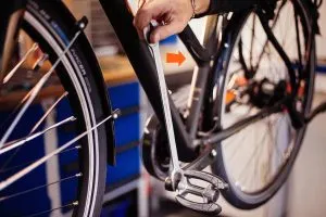 Bicicleta desmontada antes de pintarla