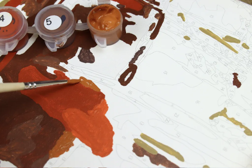 Espacio de trabajo limpio para pintar por números